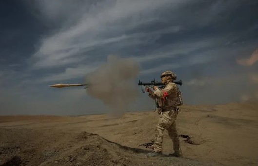 Tentara Iran memperingatkan akan ‘membuka front baru’ terhadap AS jika serangan dilanjutkan