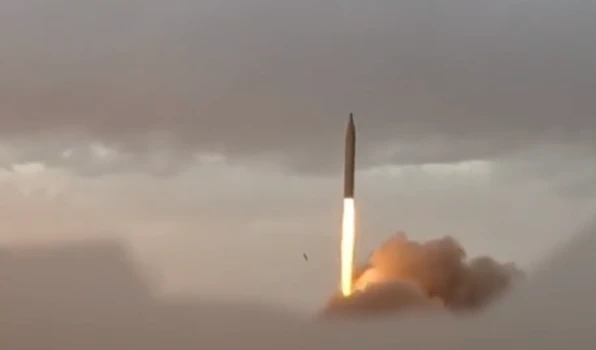 Gelombang 92 IRGC Rudal Balistik Hantam Kapal Amfibi AS dan Skuadron F-16 Israel di Haifa