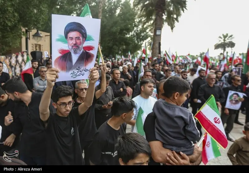 Jutaan Warga Iran Ikrarkan Sumpah Setia kepada Ayatollah Mojtaba Khamenei