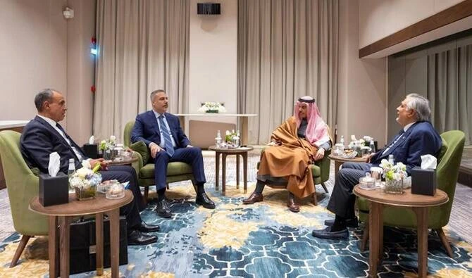 Pakistan Menjadi Jembatan Mediasi Antara Iran dan Amerika Serikat